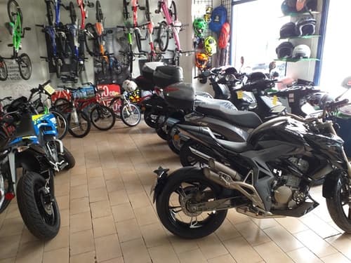 Zona de taller de Motos Papero